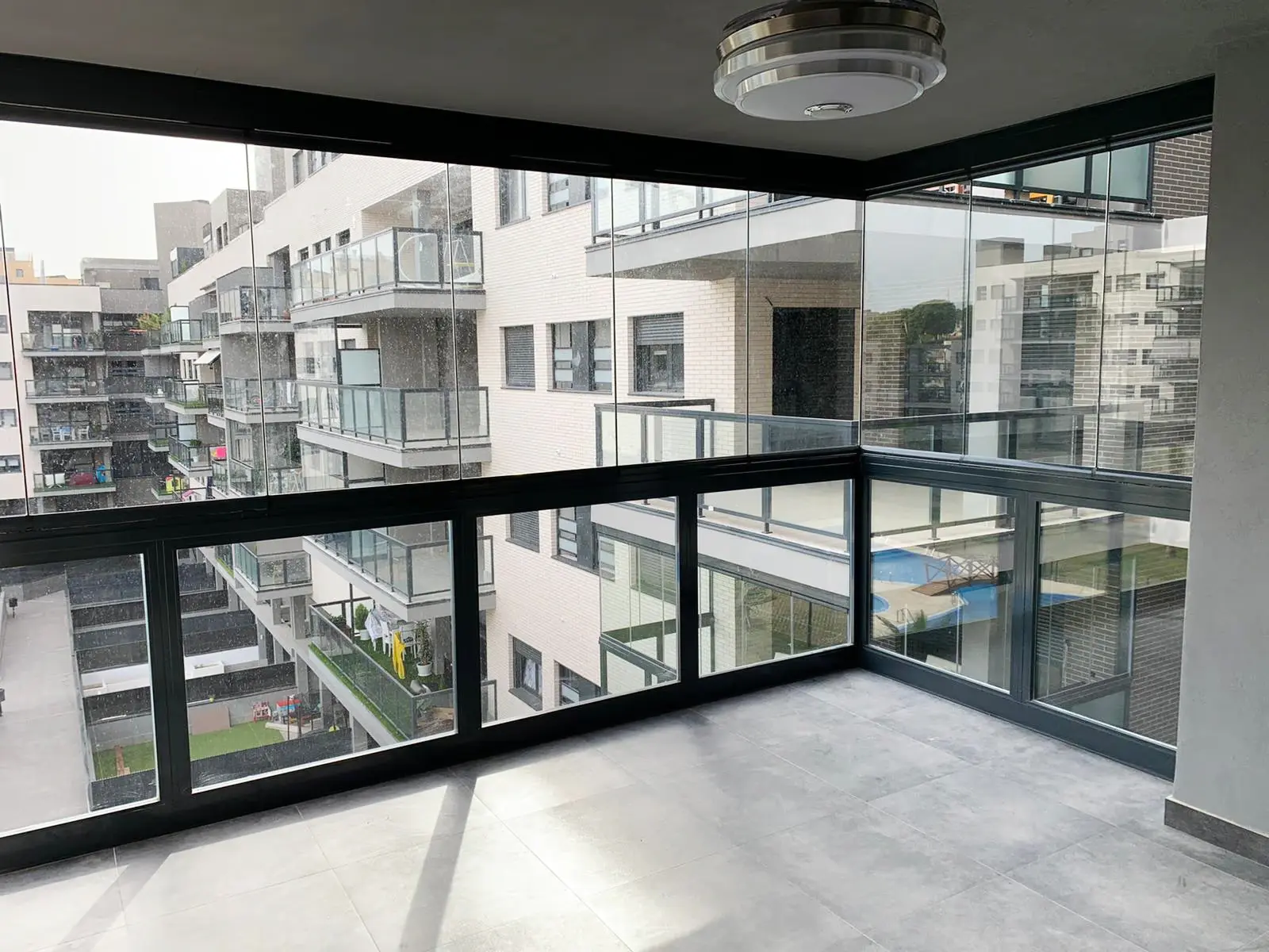 Cerramientos Navarra. Cerramientos Pamplona. Cerramientos País Vasco. Cortinas de Cristal Navarra. Cortinas de Cristal País Vasco. Cortinas de Cristal Pamplona. Toldos Saldise.