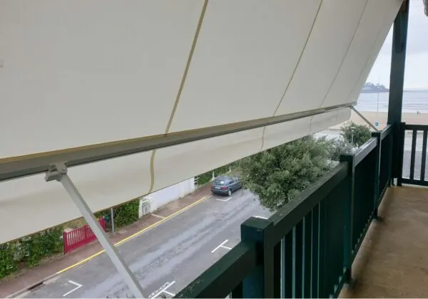 Toldo Stor desplegado